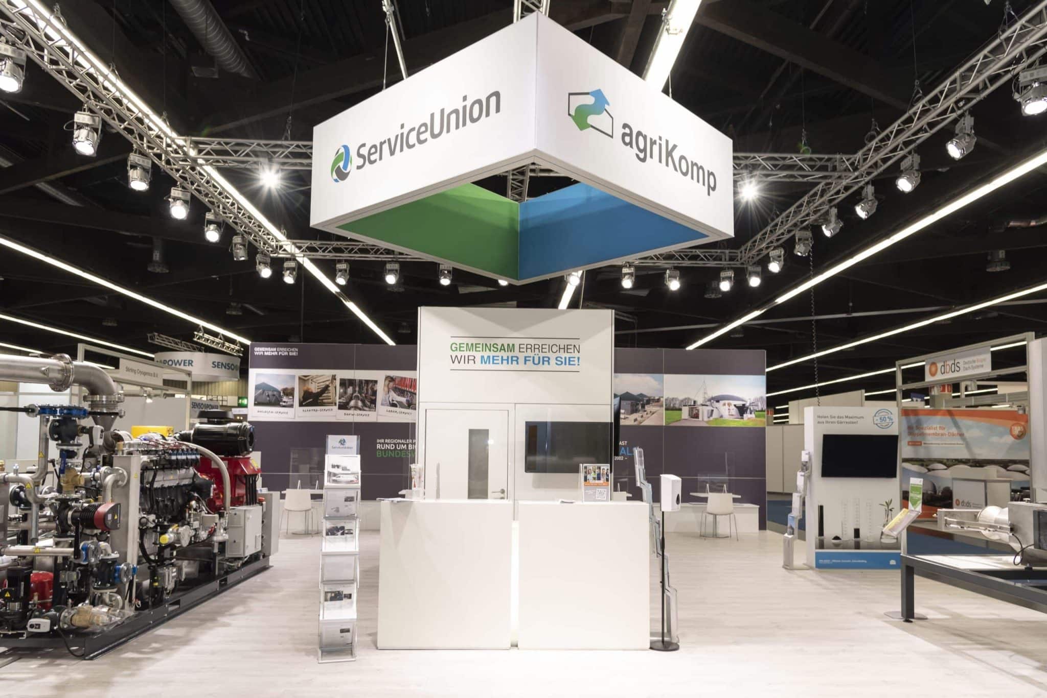 Zentraler Messestand von ServiceUnion und agriKomp auf der Biogas Convention – Messebau Nürnberg.