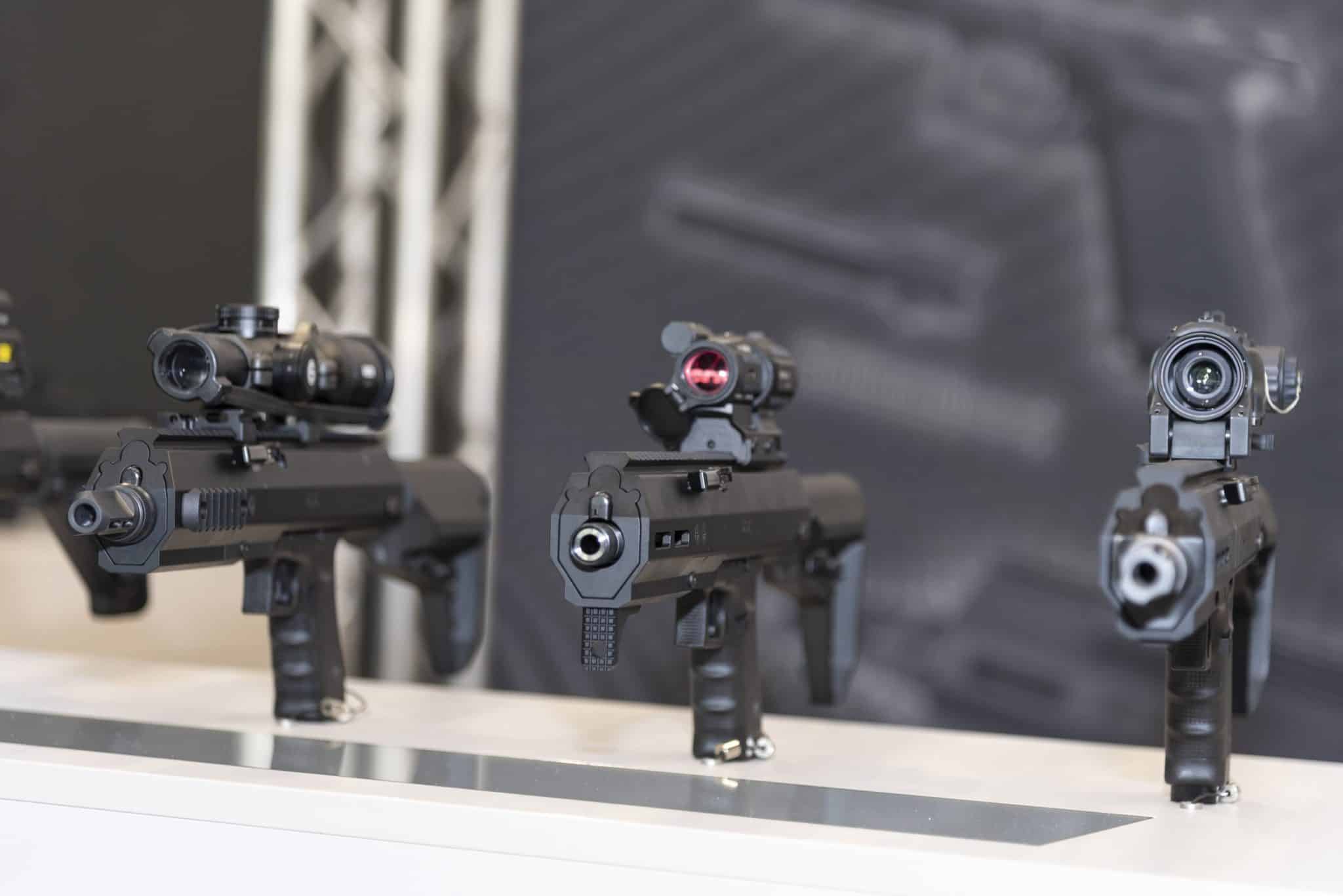 Norlite Messestand auf der IWA OutdoorClassics in Nürnberg, präsentiert USK-G Umrüstsätze mit modernem Messedesign.