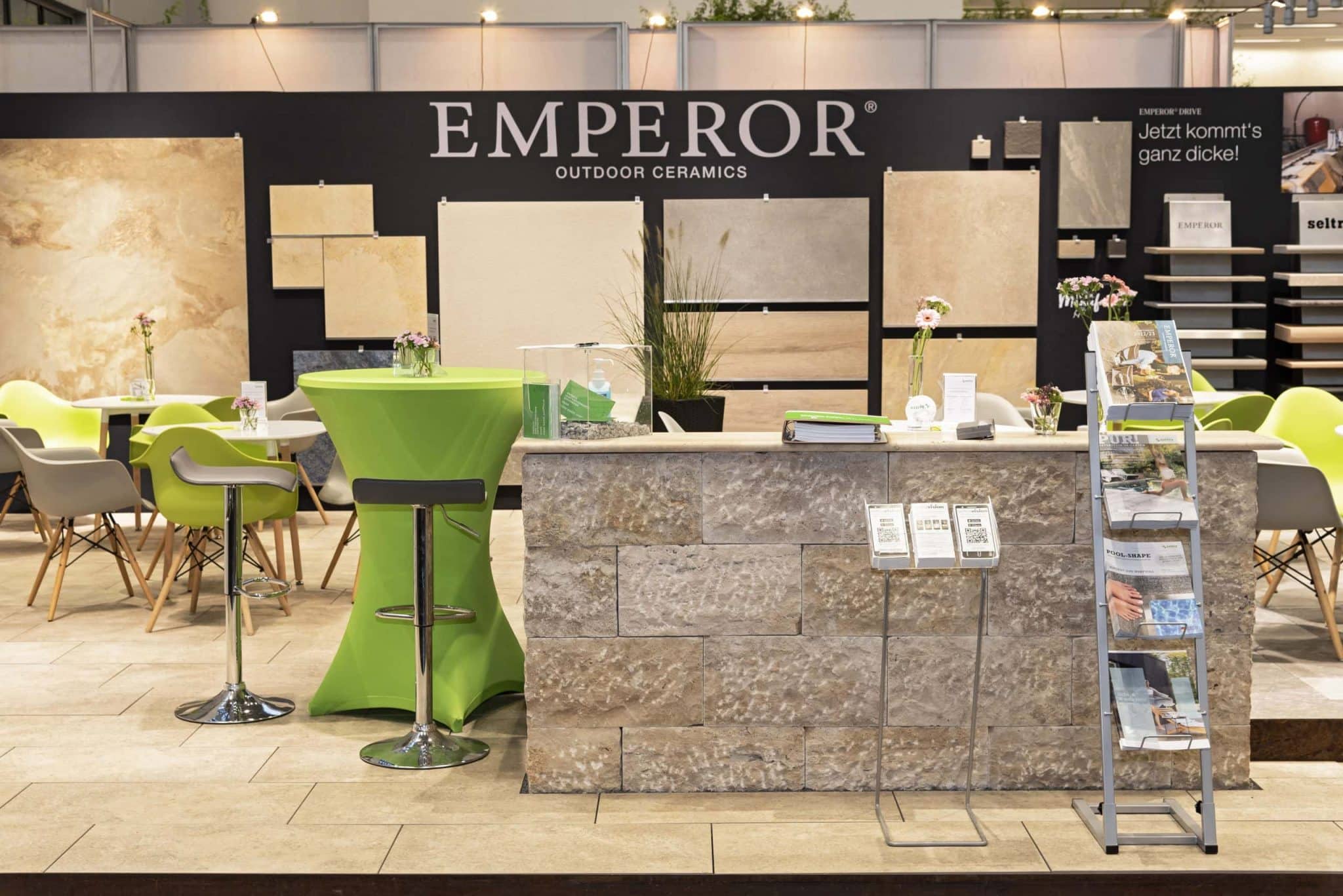 Messebau Nürnberg: Beeindruckender Messestand von seltra Natursteinhandel auf der Galabau