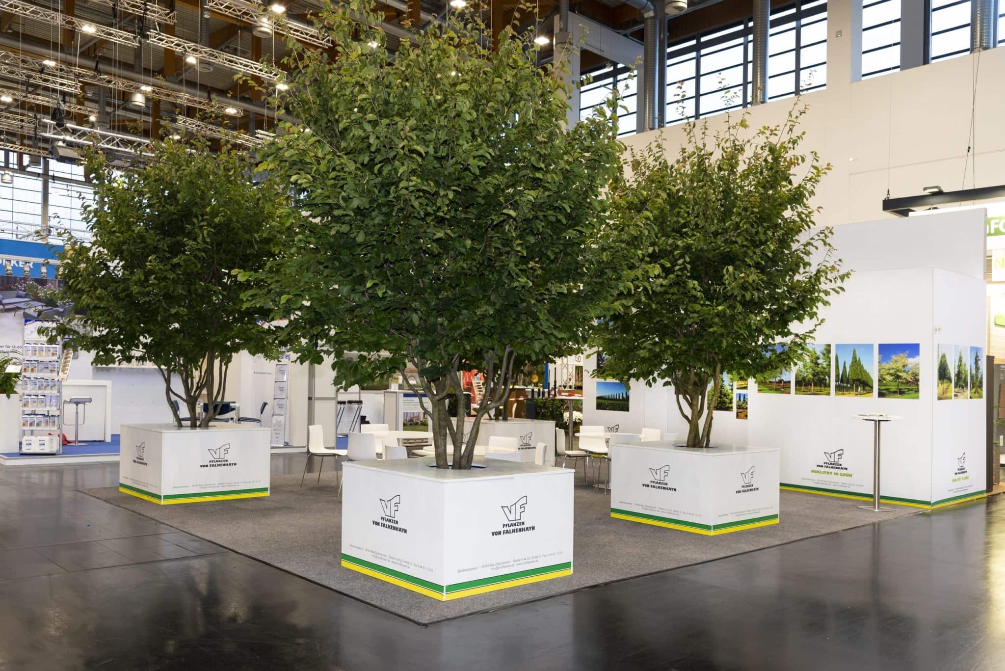 Messebau Nürnberg: Beratungsbereich am VF-Pflanzen von Falkenhayn-Stand auf der Galabau