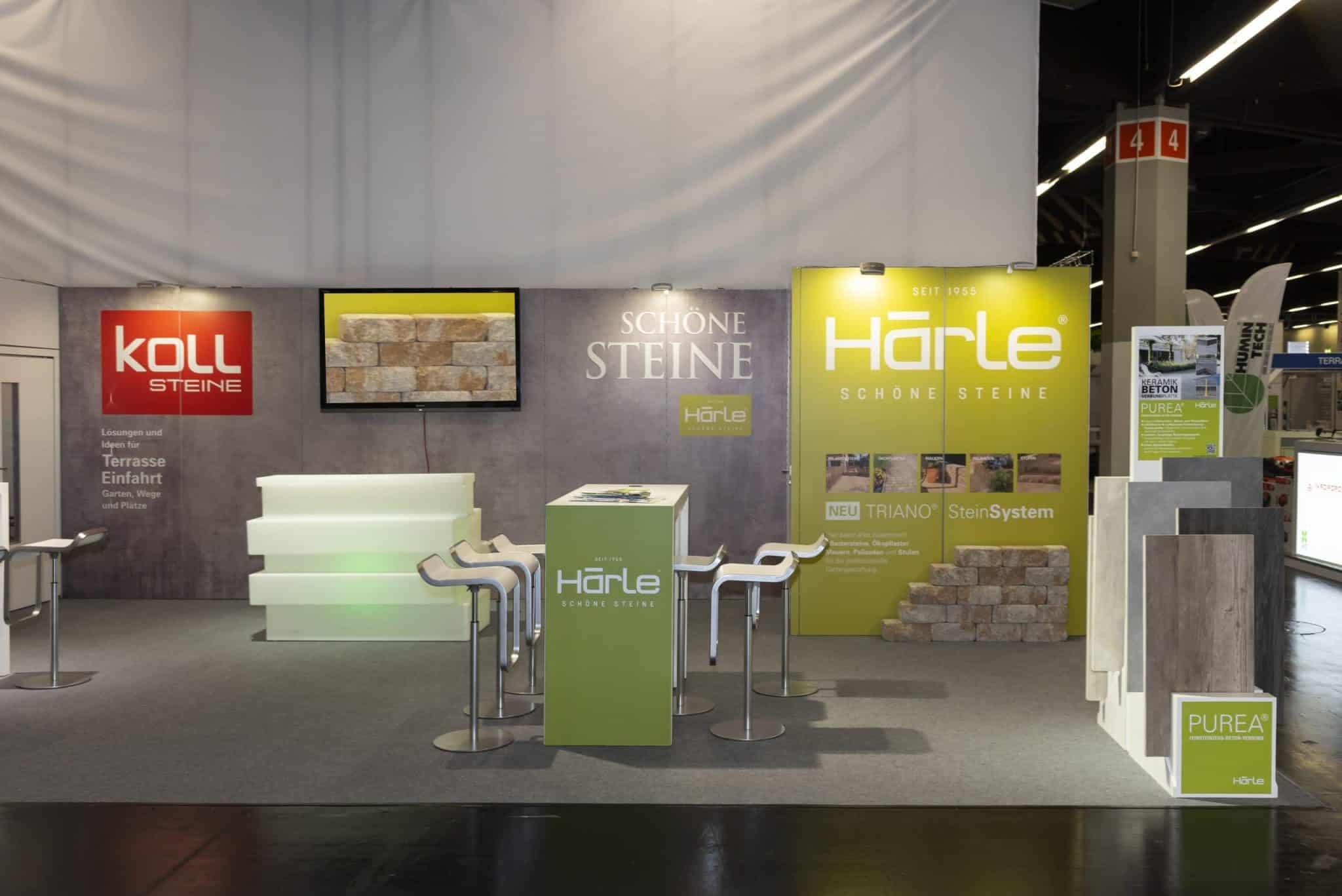 Messebau Nürnberg: Produktpräsentation am KOLL-Stand auf der Galabau
