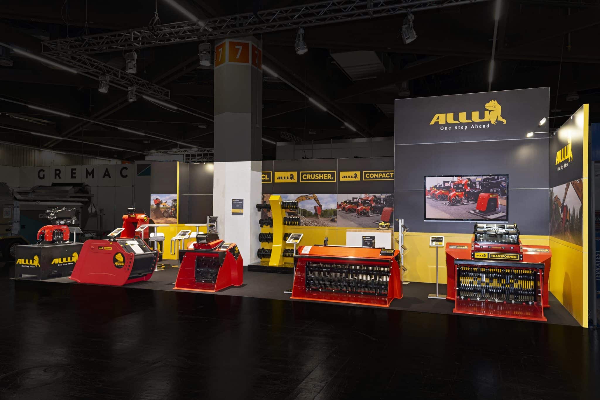 Standbau Nürnberg: Maschinenausstellung am Allu Deutschland-Stand auf der Galabau für Messebau Nürnberg