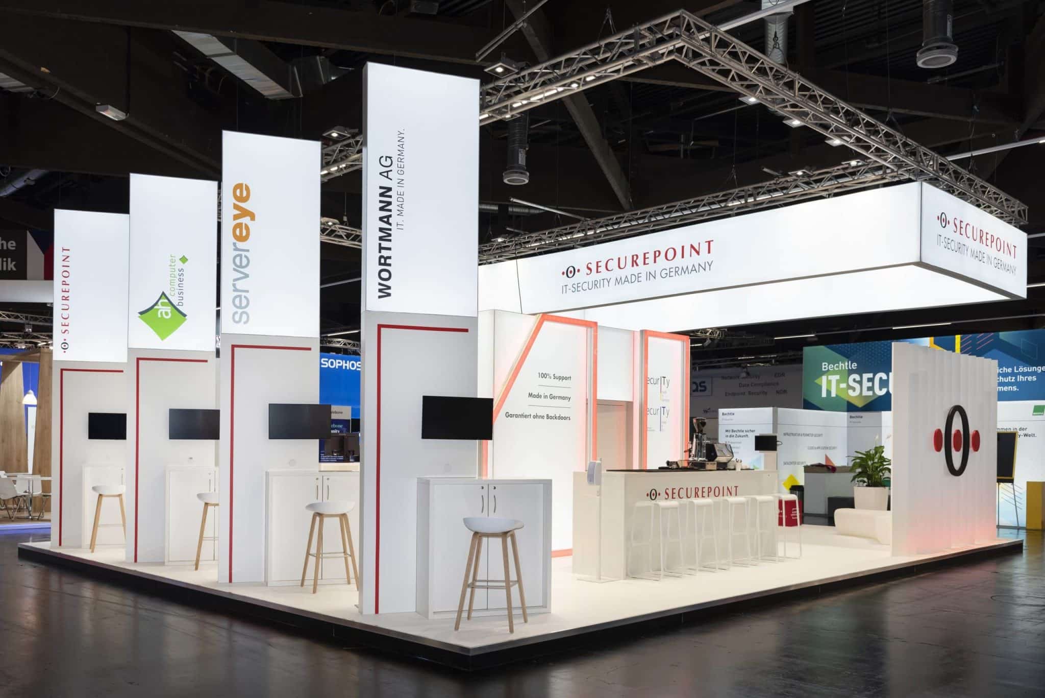 Großflächige Securepoint Produktausstellung auf Messebau it-sa Nürnberg