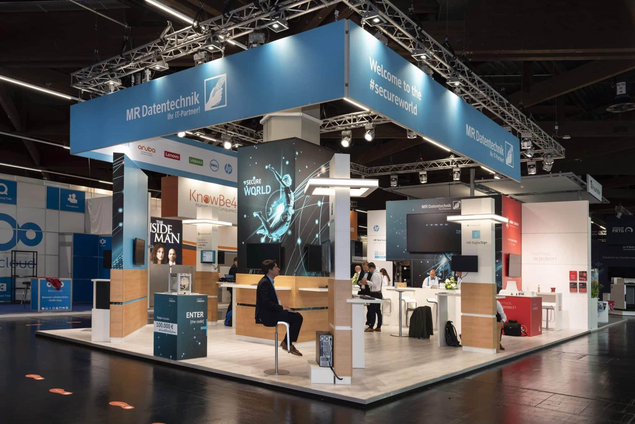 Messebau Nürnberg: Interaktive Präsentationen am MR Datentechnik-Stand auf der it-sa