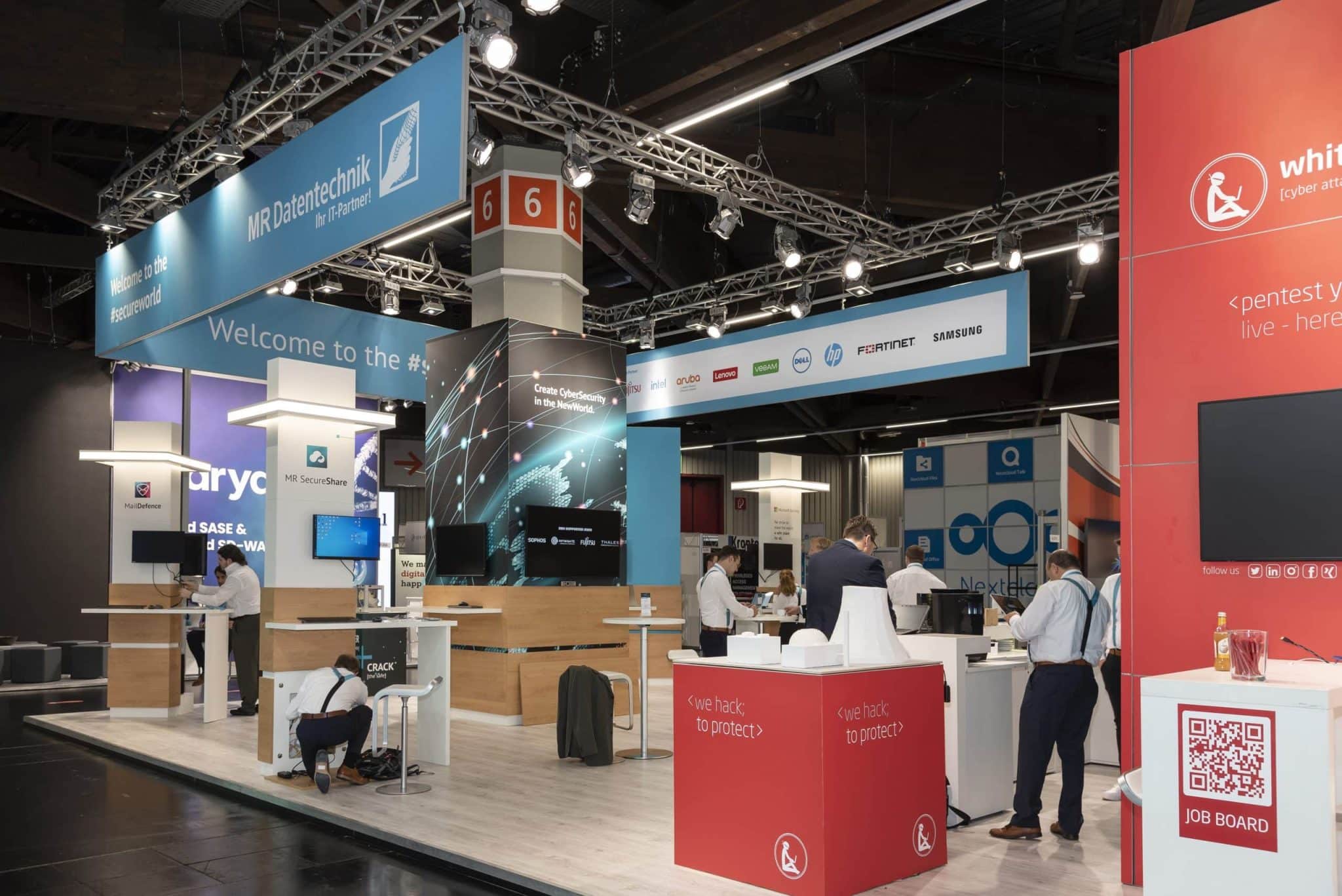 Messebau Nürnberg: Kommunikationsbereich am MR Datentechnik-Stand auf der it-sa für Messebau Nürnberg