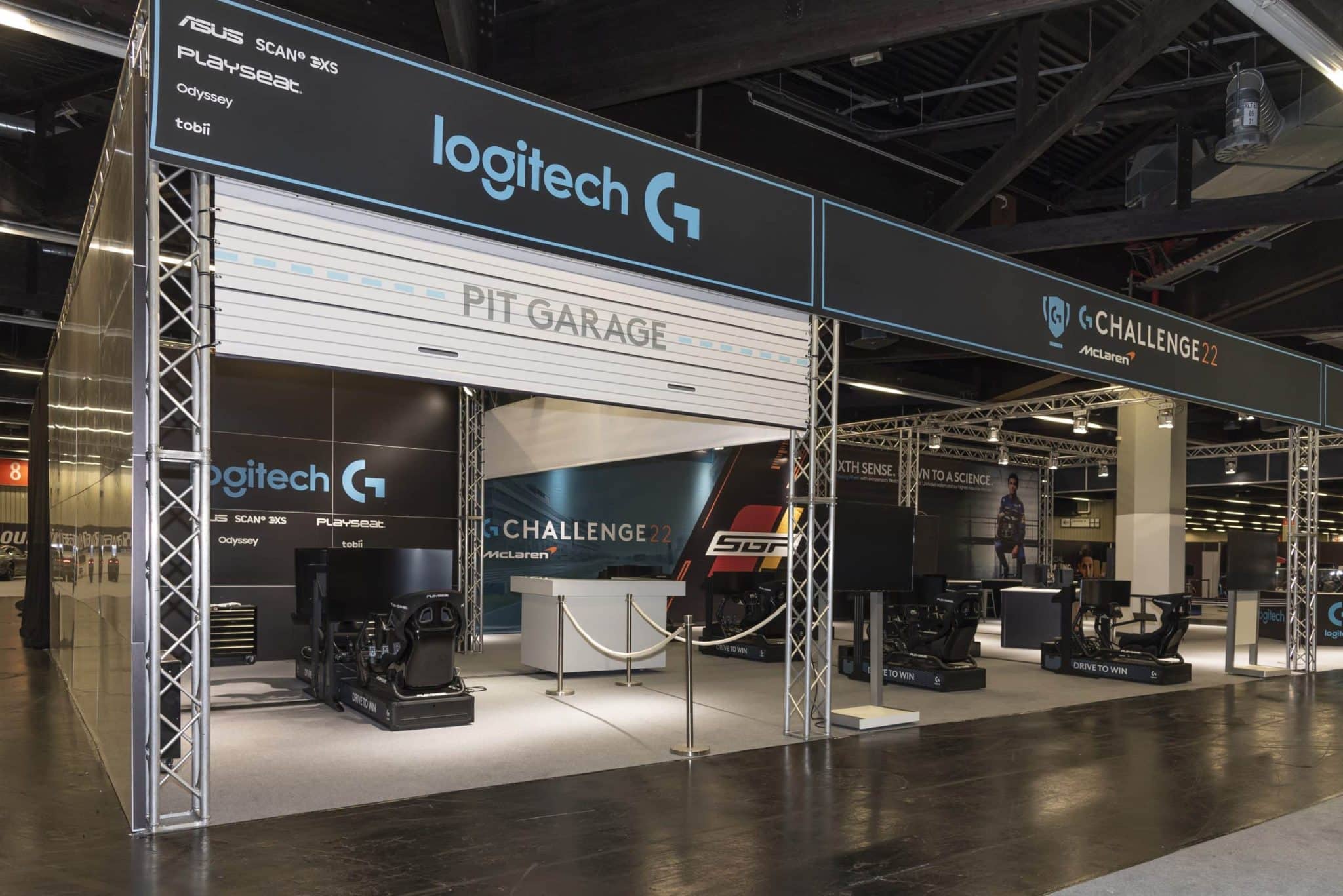 Vielseitige RCOM Logitech Produktpalette auf Simracing Messebau Nürnberg