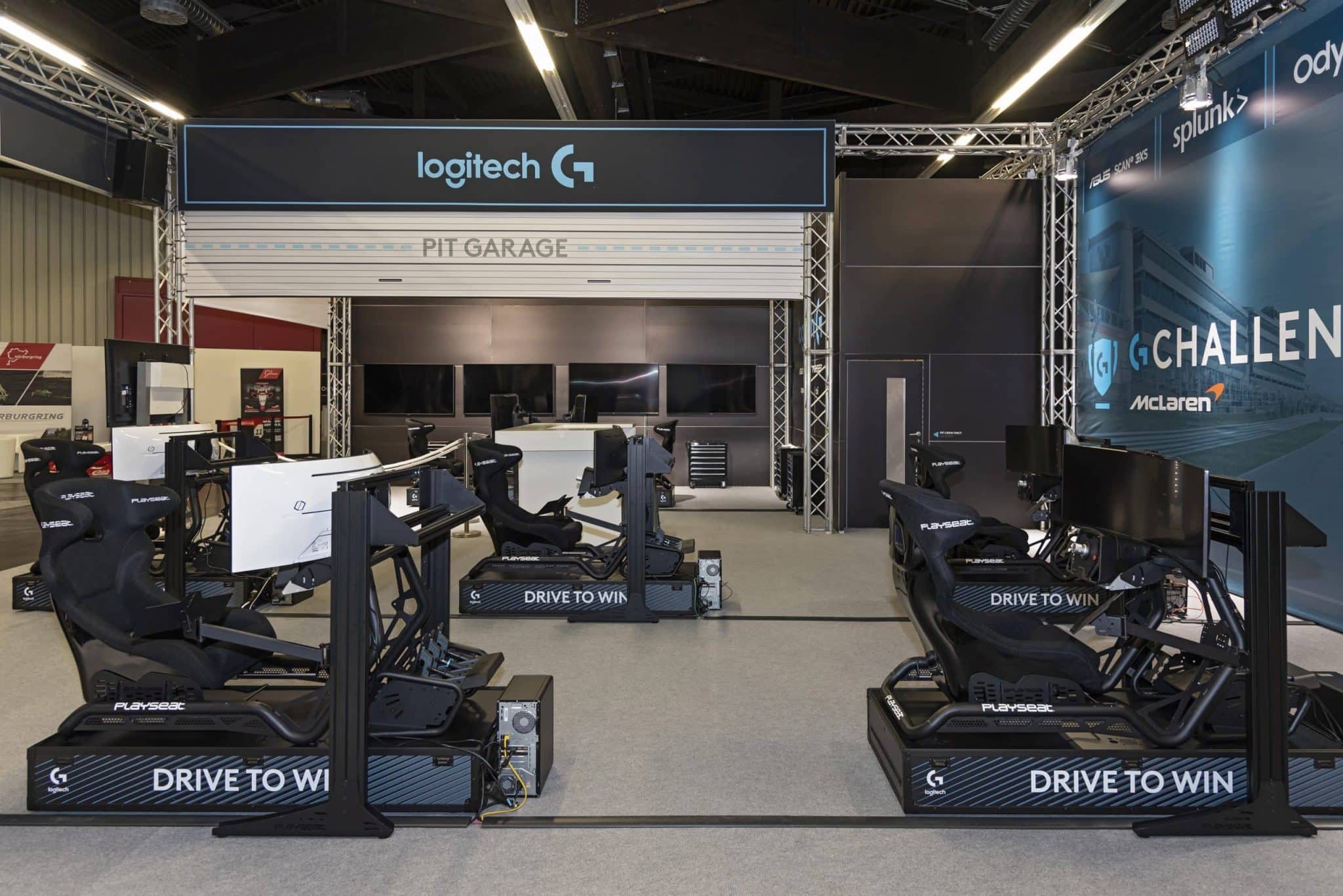 Eindrucksvoller RCOM Logitech Messeauftritt auf Simracing Expo für Messebau Nürnberg