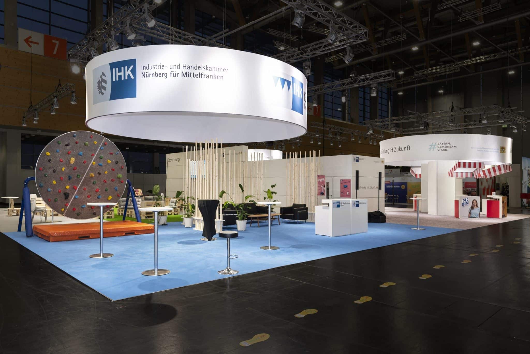 Vielseitige IHK Nürnberg Berufspräsenz auf Messe in Nürnberg