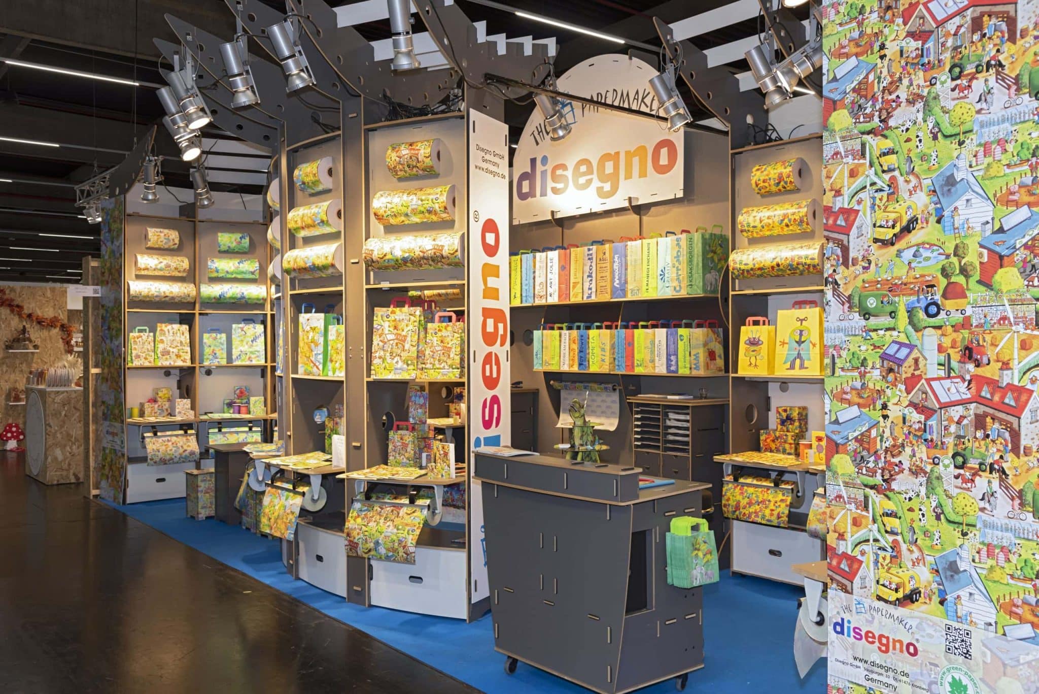 Effektvolle Produktpräsentation auf dem Messestand auf der Spielwarenmesse für Messebau Nürnberg
