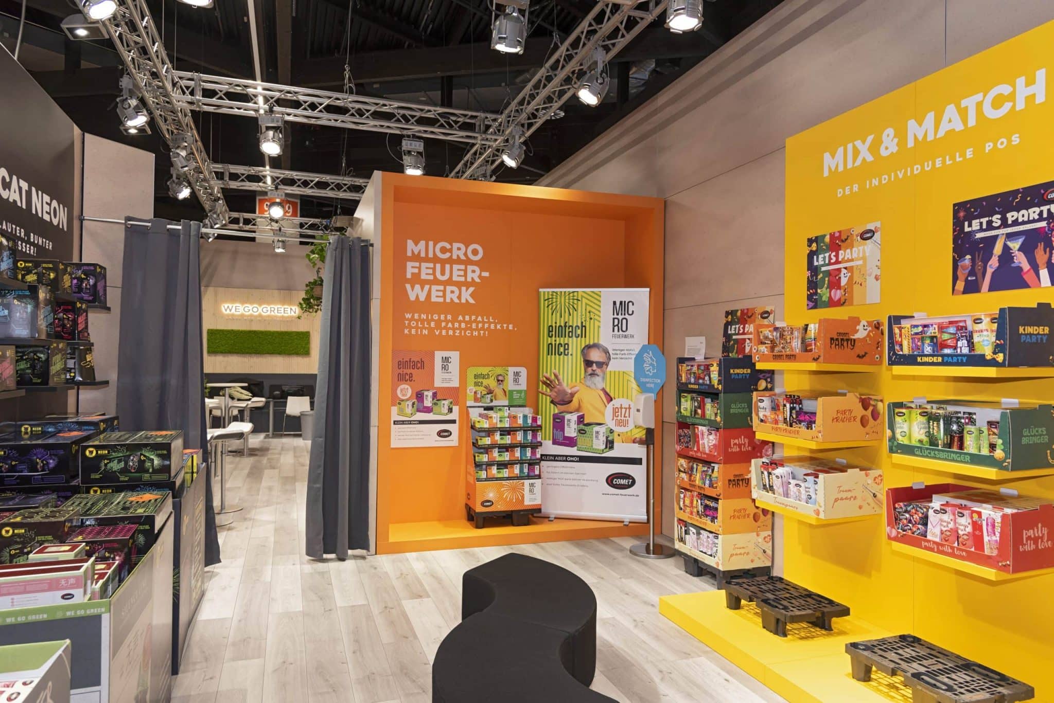 COMET Feuerwerksartikel Präsentation auf Messebau Spielwarenmesse Nürnberg