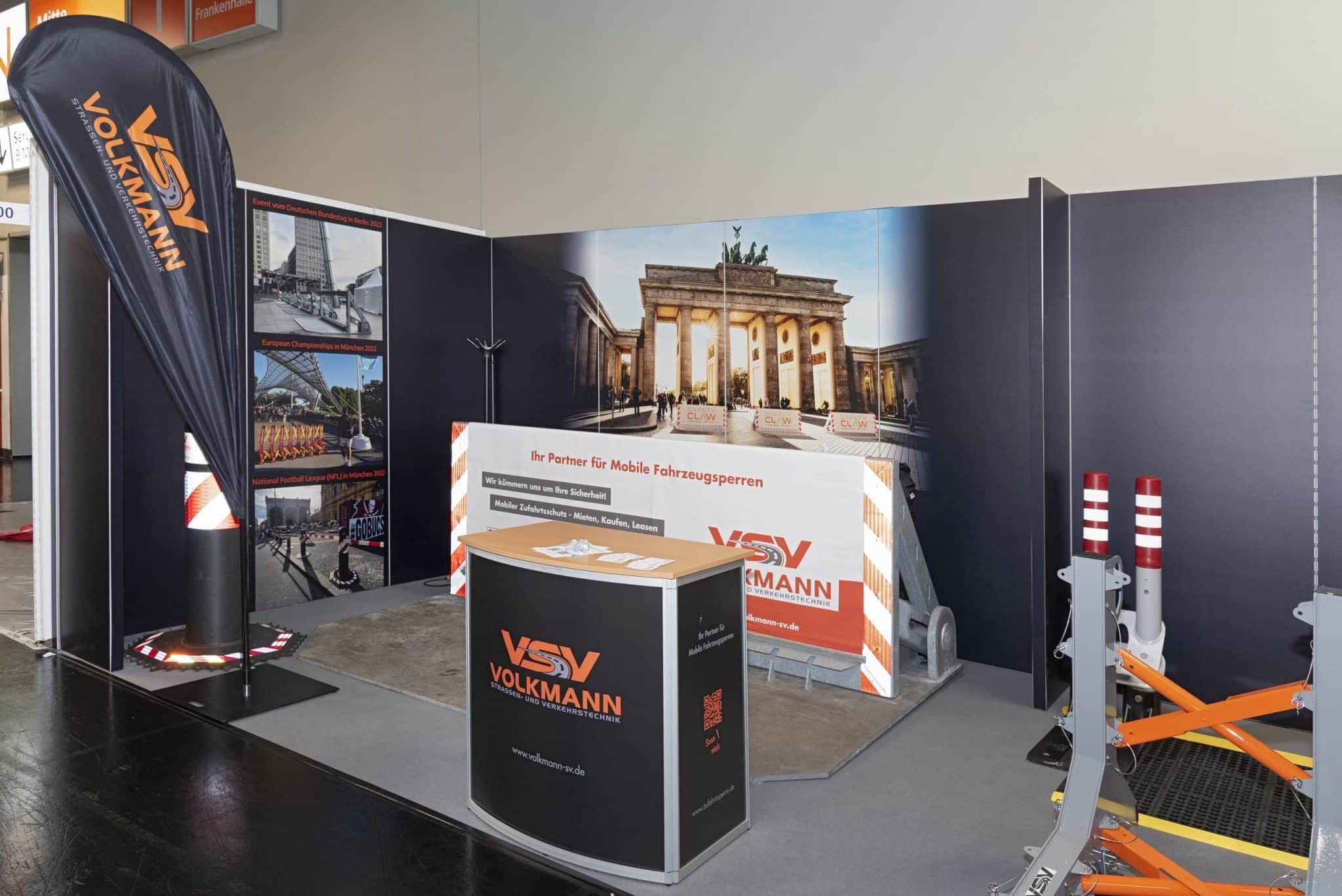 Interaktive Produktvorführung auf dem Messestand auf der Enforcetac für Messebau Nürnberg