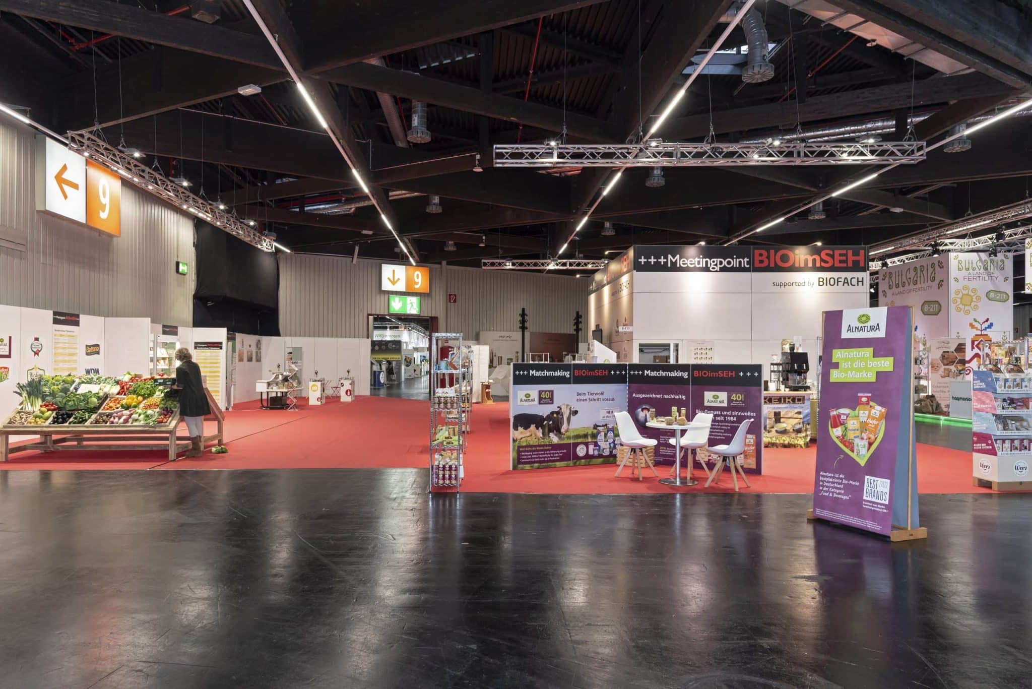 Messebau Nürnberg – Messestand Meetingpoint BIOimSEH mit Besuchern