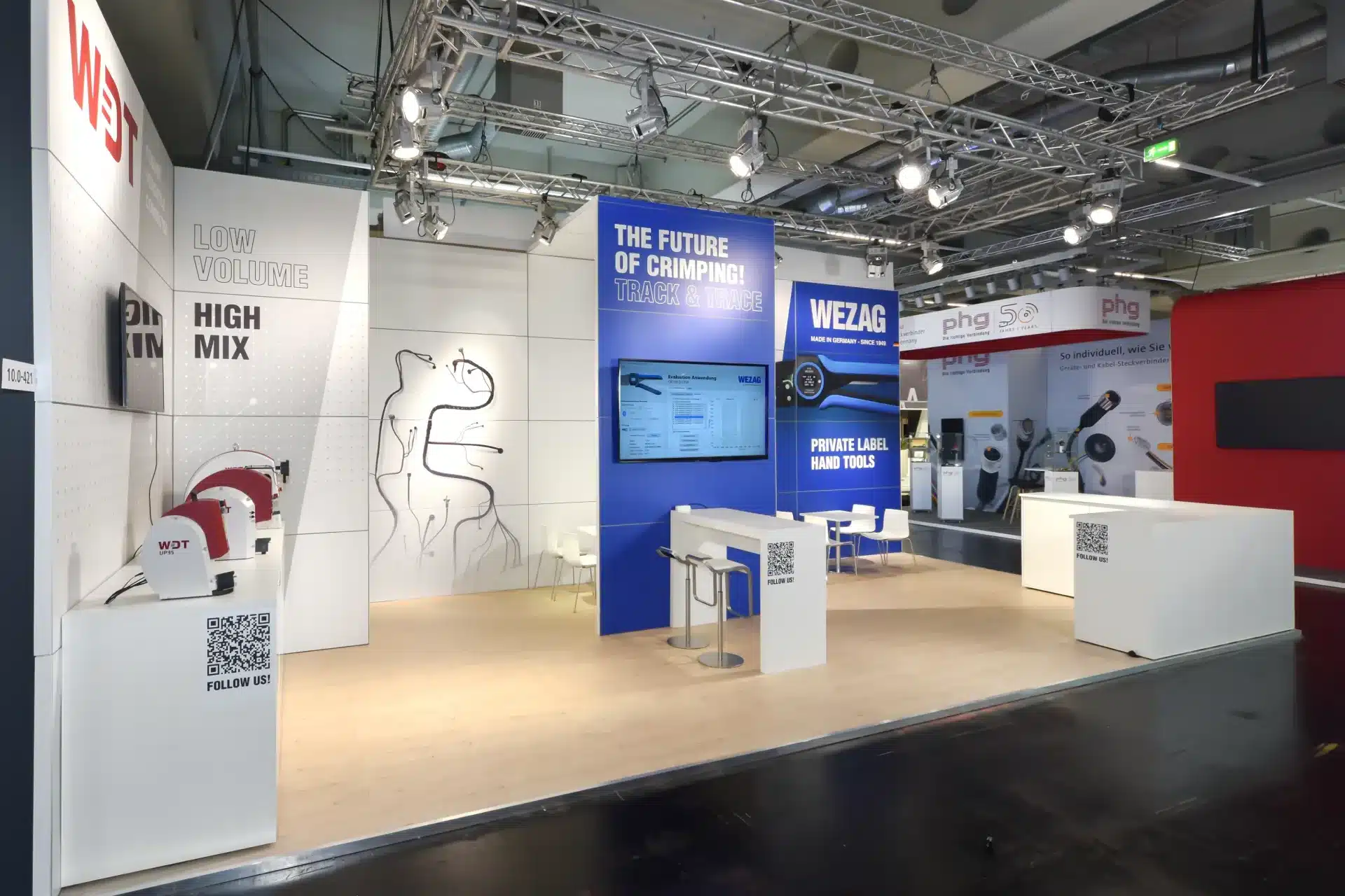 WEZAG Messestand SPS Nürnberg – innovativer Messebau Nürnberg mit Track and Trace Präsentation