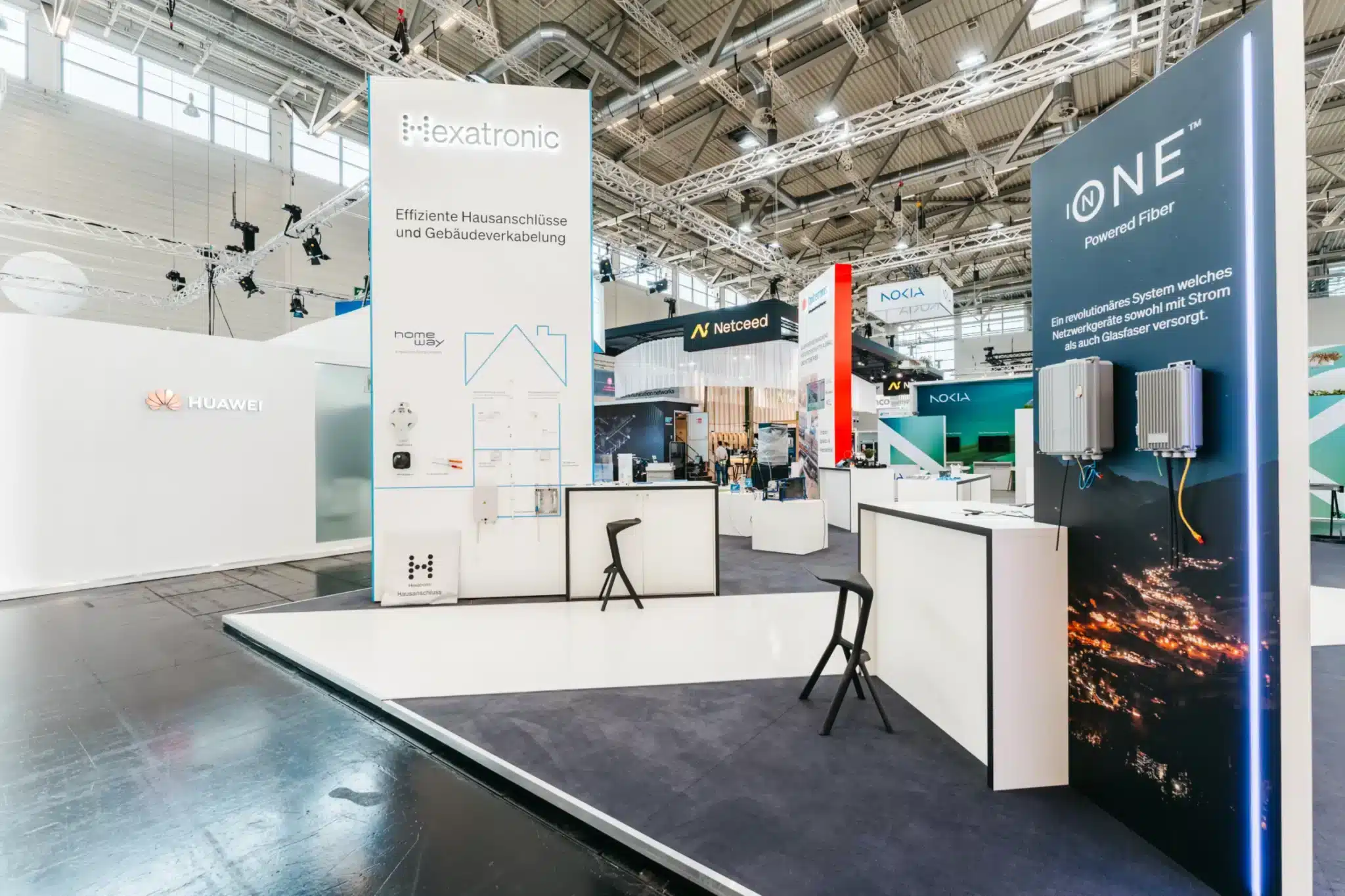 Hexatronic Messestand Köln – Glasfaser-Hausanschlüsse und moderne Netzwerklösungen.