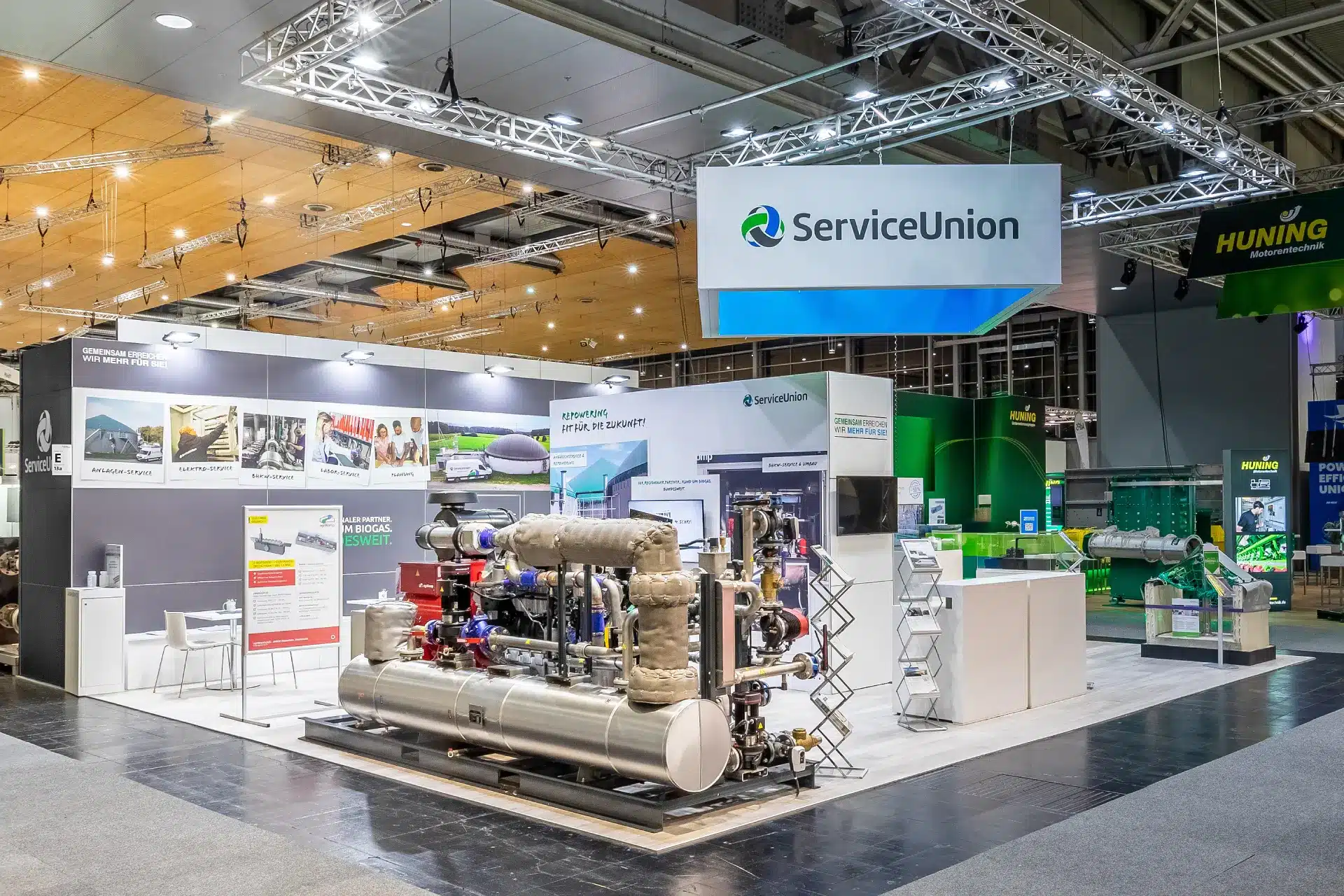 Messebau Hannover – Energy Decentral 2025 mit ServiceUnion und agriKomp als Partner für Biogas.