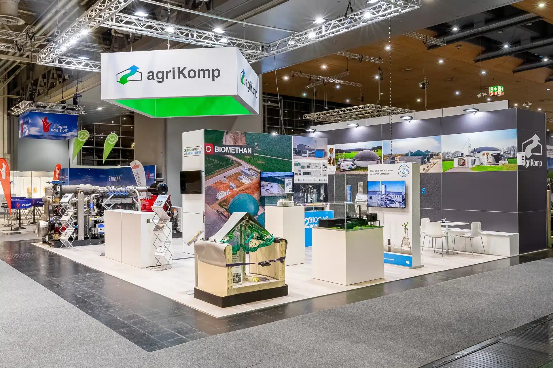 Moderner Messebau in Hannover – agriKomp auf der Energy Decentral 2025 mit innovativen Biogasanlagen.