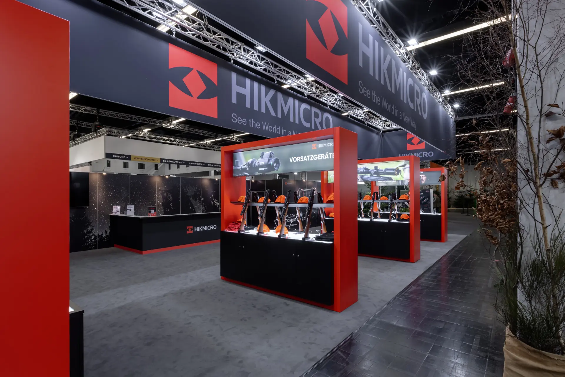 Messebau Dortmund – Hikmicro Messestand mit modernen Displays und Bannern auf der Jagd & Hund 2025.